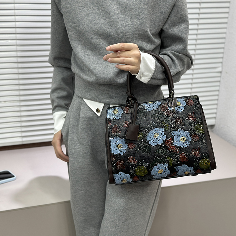 Quiet Luxury Bags Tote - Vintage Torba Damska z Wytłaczanymi Kwiatami