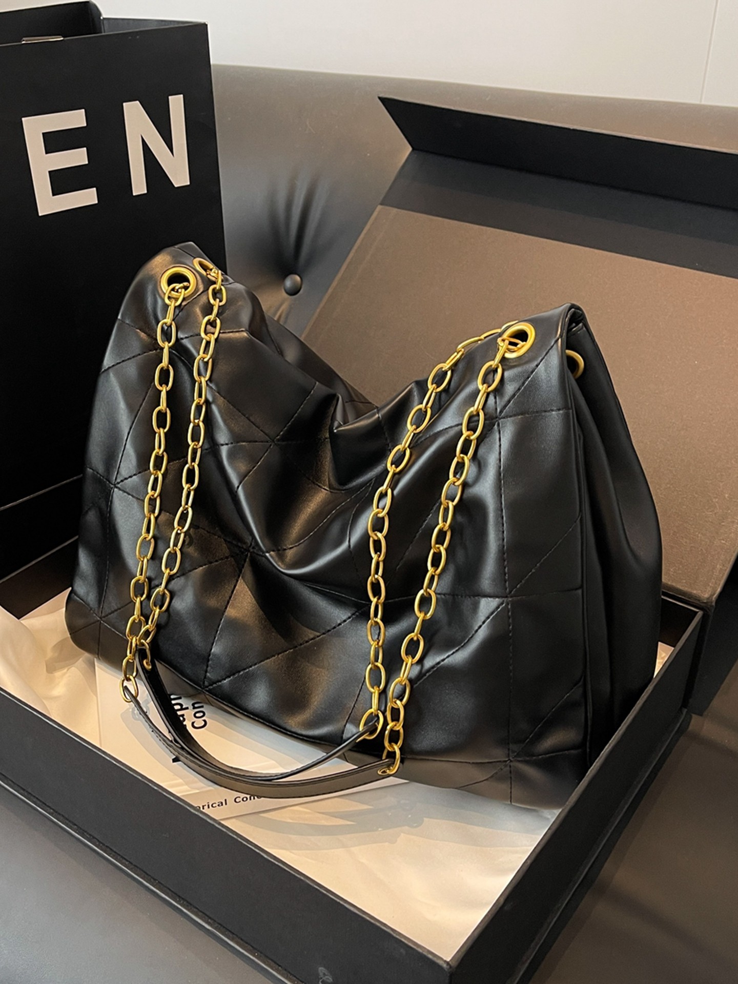Damska torba typu tote z miękk – Luxury Quilted Bags recenzja i cena